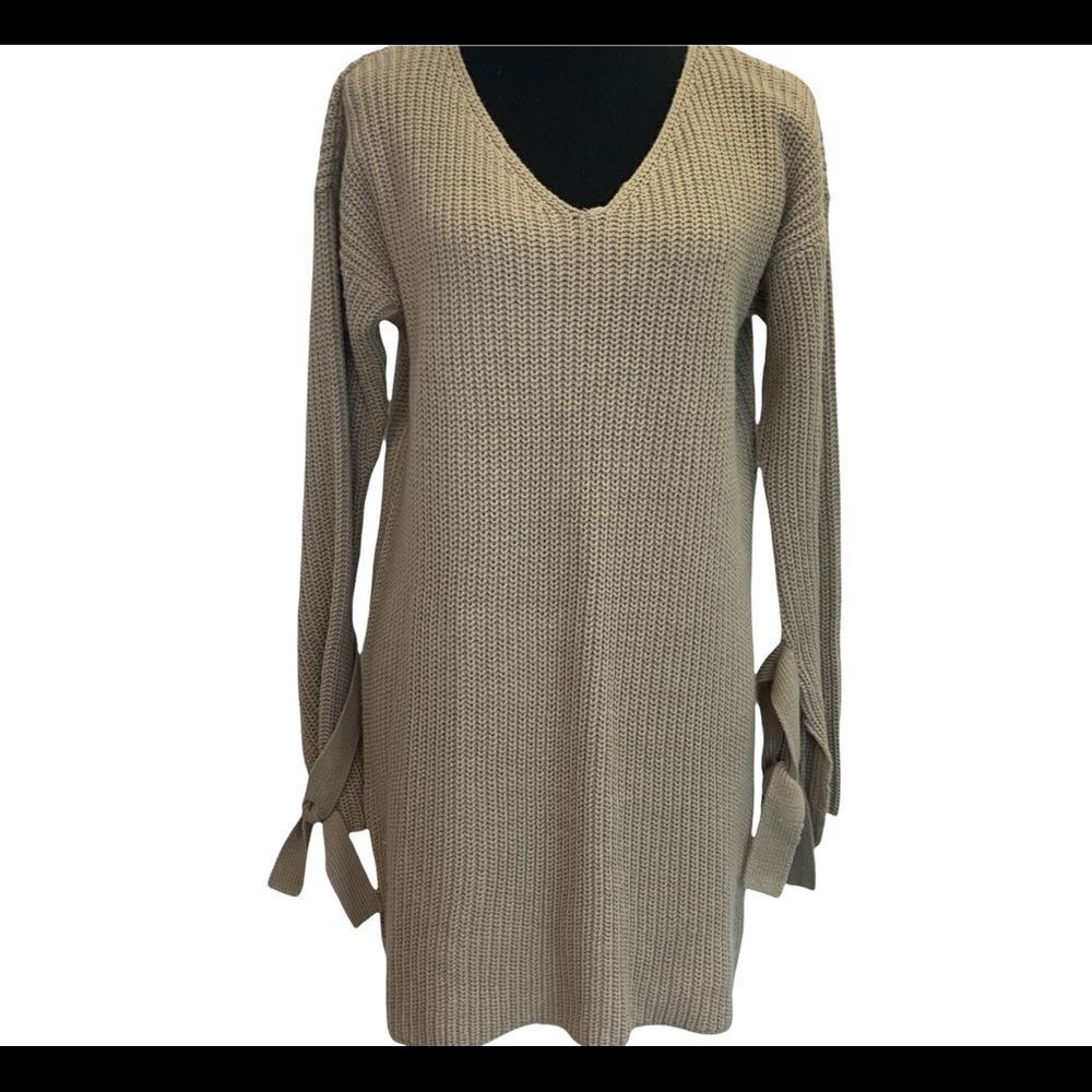 Altar beige tan brown tie-sleeve oversized long V-neck sweater size medium